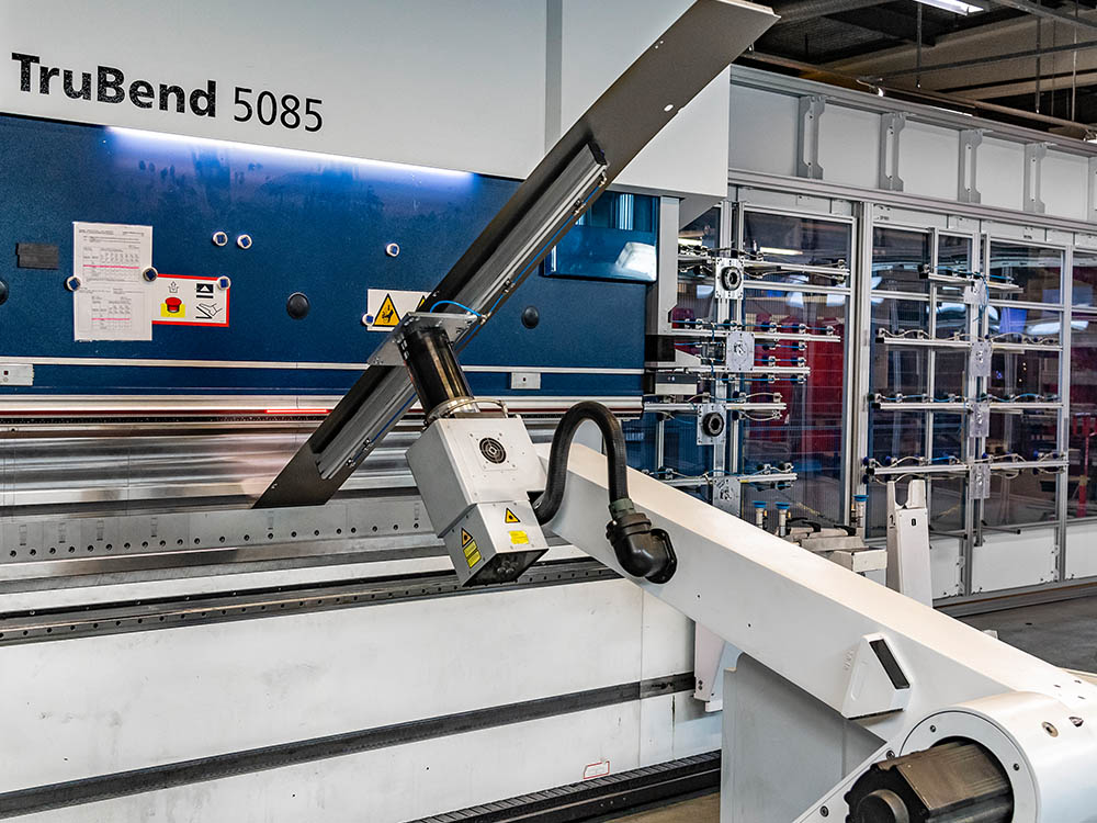 Produktion-Robot-2 tillverkning av hissar med robot
